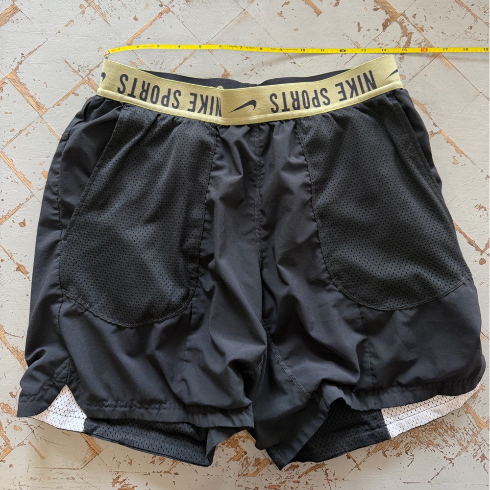 Nike Reversible Athletic Shorts Men’s Medium Black White